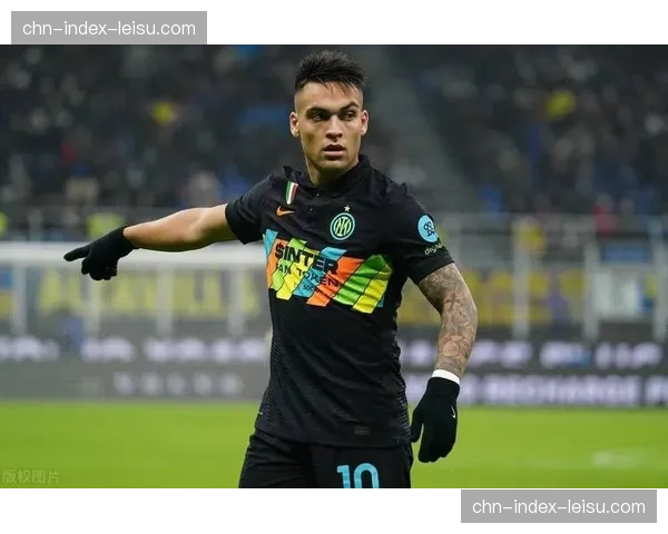 贝蒂斯三月场均拦截数12.8次，中场防守覆盖面积有所扩大